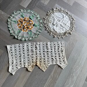 Vintage Crochet Doilies Lot 3 Handmade Tablecloths Lace Home Decor‎